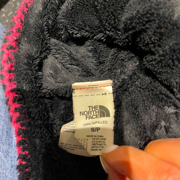 The North Face Girls Fuzzy Earflap Beanie Hat Size Small - Picture 3 of 3